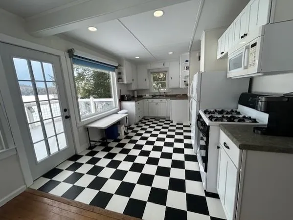 $1,400 | 14 Hamel Road, Sunapee, NH 03782