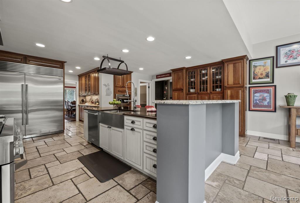 4906 Charing Cross Road Bloomfield Hills, MI 48304 - Photo 13 of 87 Gallery Image 13