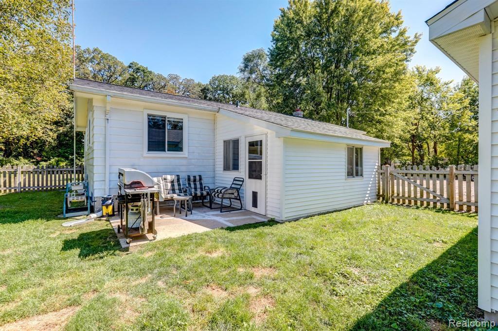 23805 Griswold Road South Lyon, MI 48178 - Photo 23 of 25 Gallery Image 23