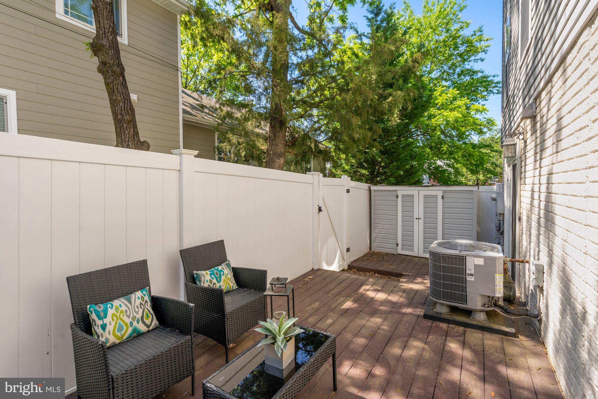 132 East Glebe Road Alexandria, VA 22305 - Photo 28 of 32 Private patio