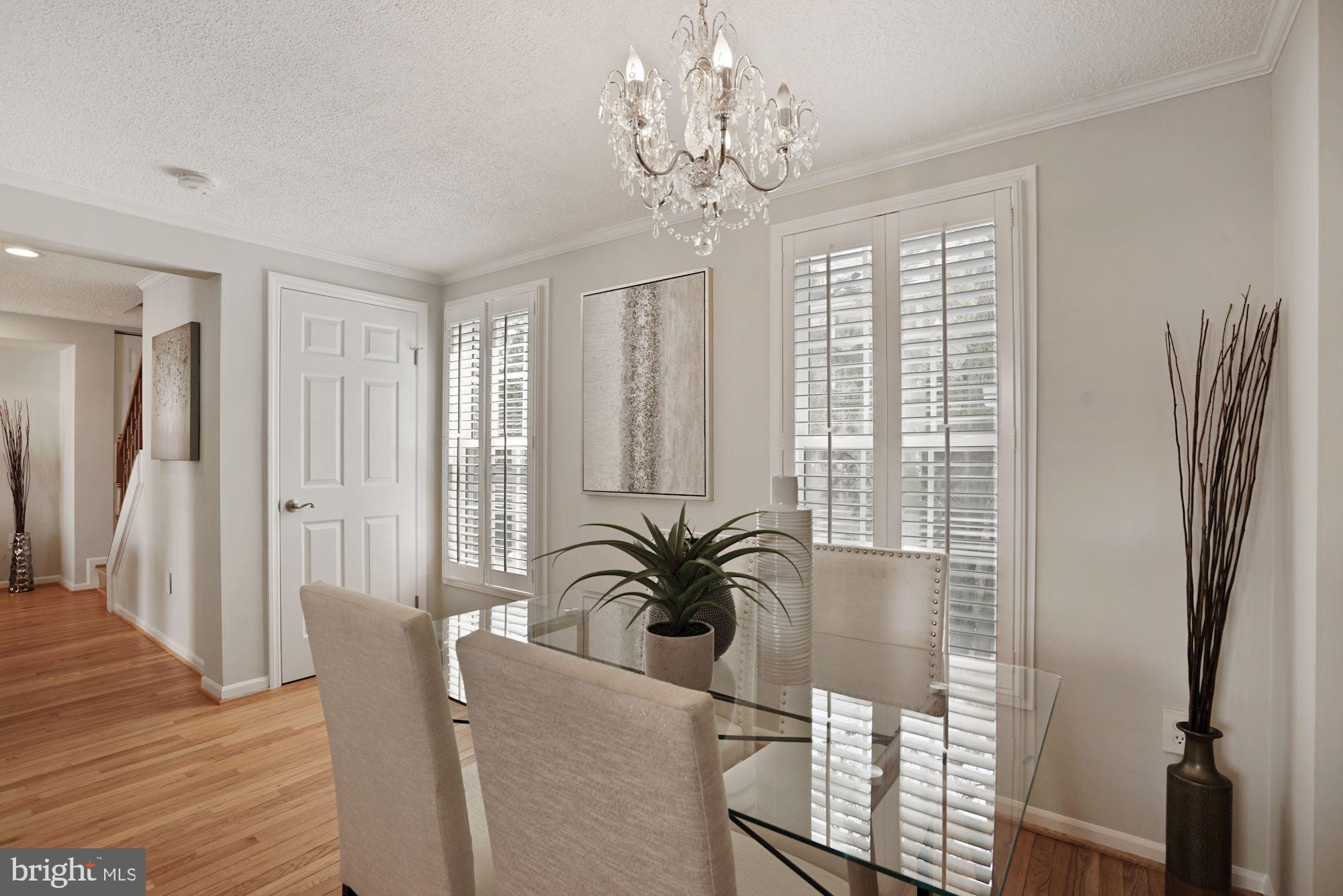 132 East Glebe Road Alexandria, VA 22305 - Photo 7 of 32 View of dining area/eat-in kitchen