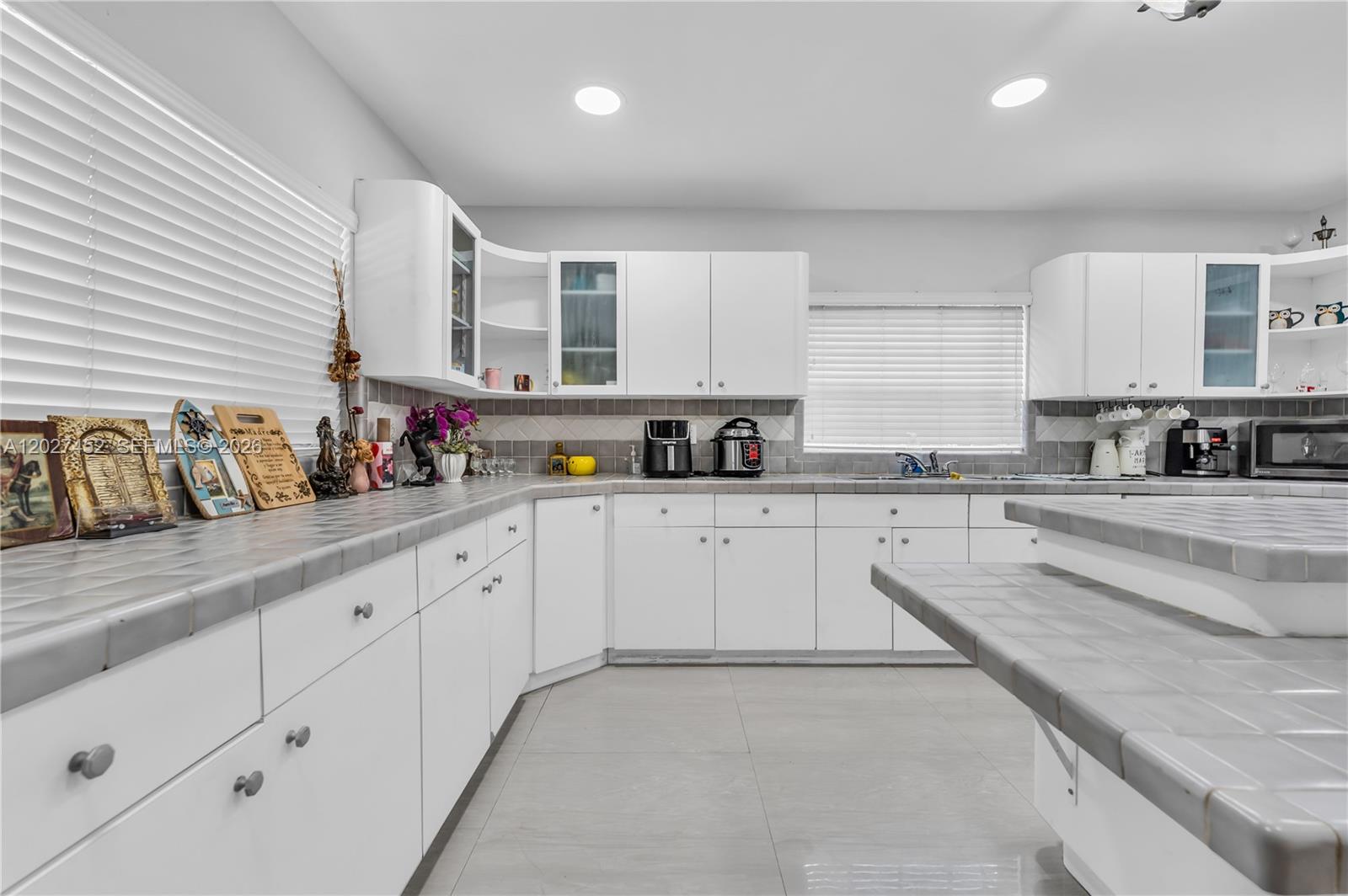 6284 Southwest 26th Street Miami, FL 33155 - Photo 19 of 74