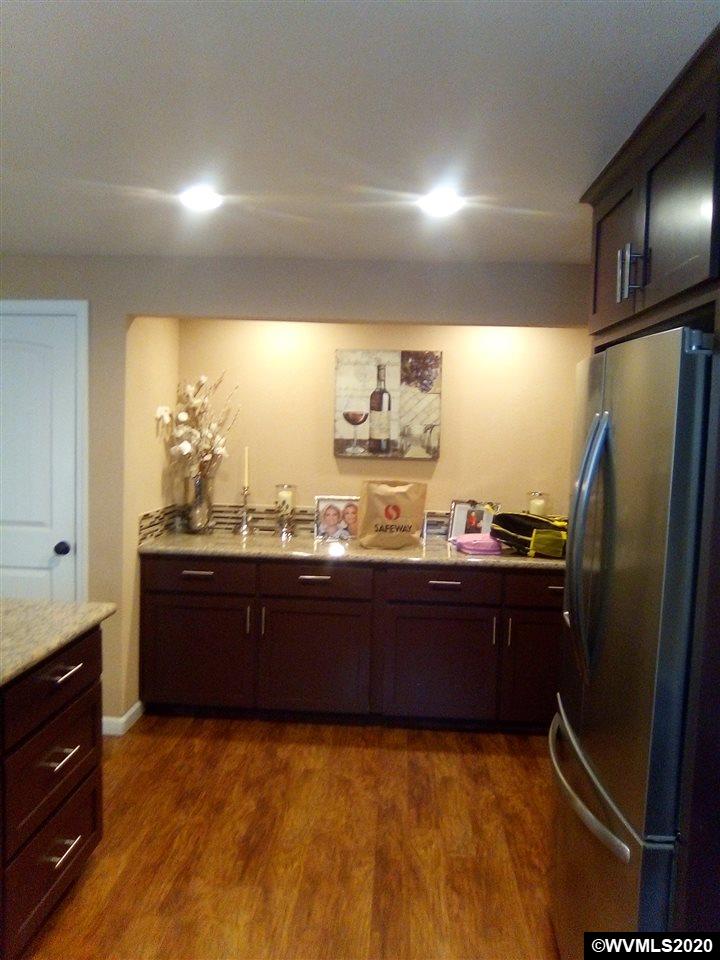 5167 Jones Road Southeast Salem, OR 97306 - Photo 9 of 42 Gallery Image 9