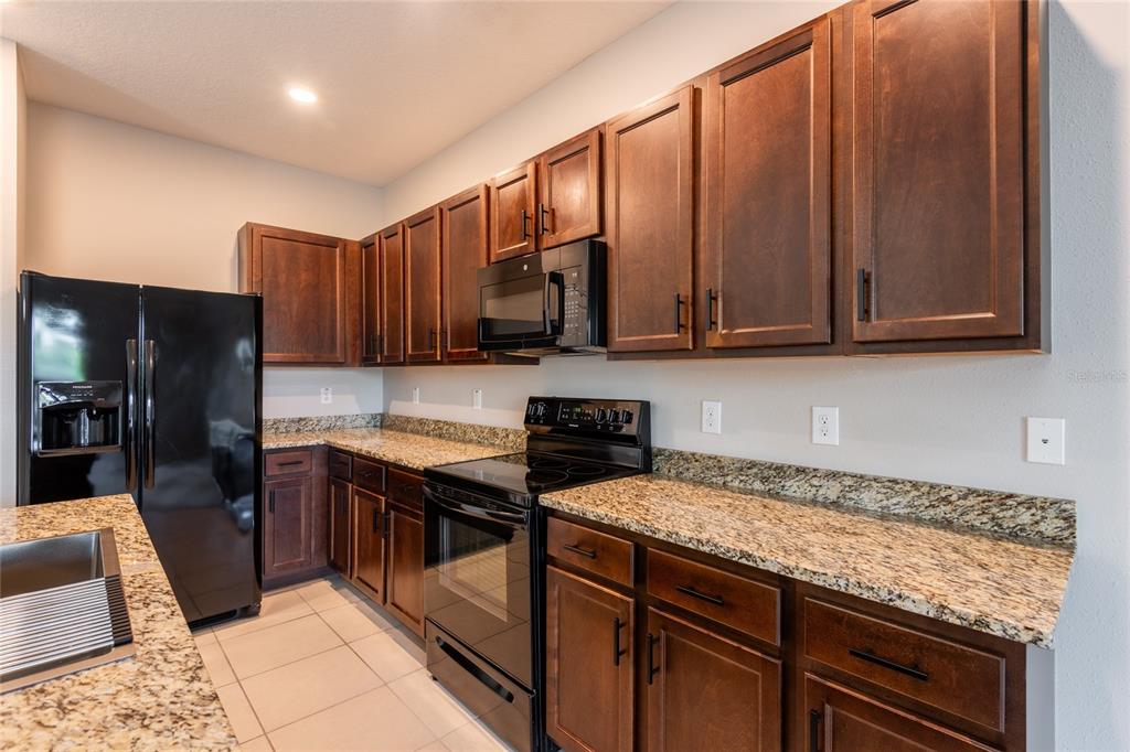 1817 Hovenweep Road Wesley Chapel, FL 33543 - Photo 13 of 64