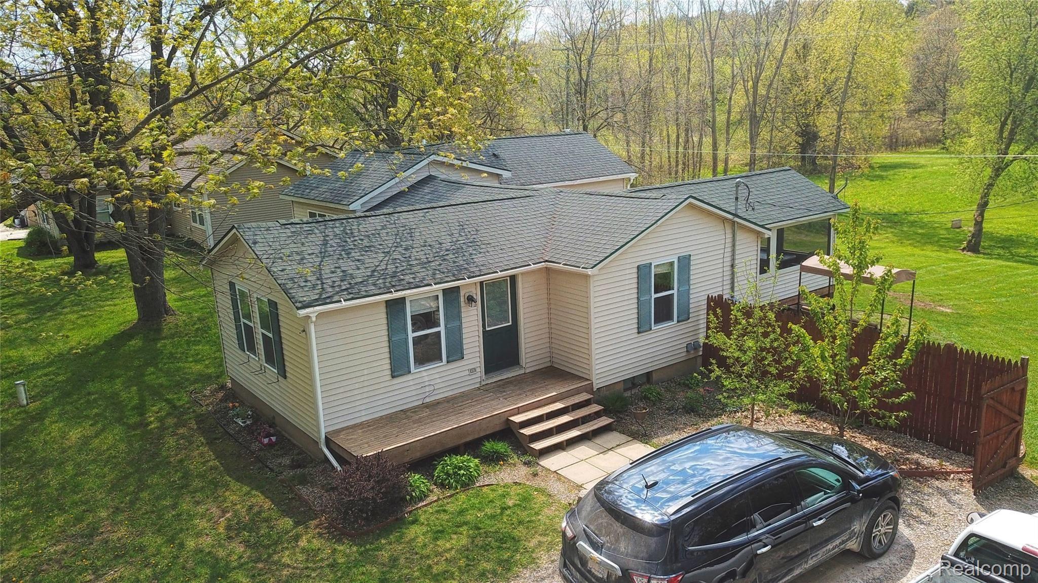3327 Fisher Road Howell, MI 48855 - Photo 17 of 66 DJI_0265_InPixio.jpg