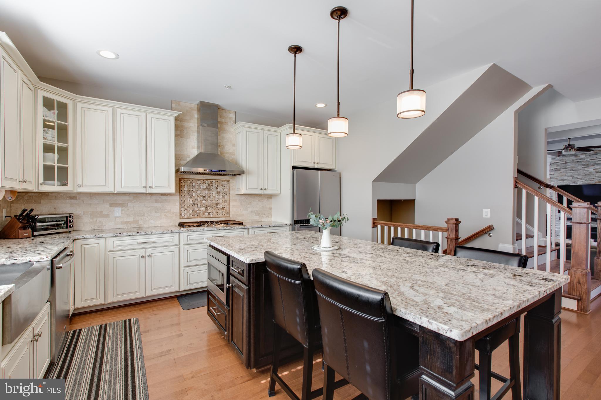 4596 Roundhill Road Ellicott City, MD 21043 - Photo 13 of 55 Kitchen