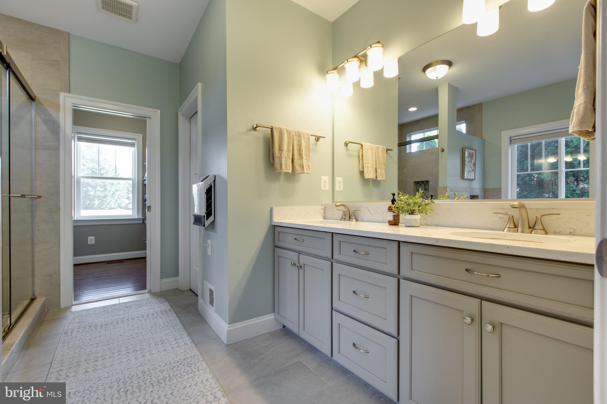 4596 Roundhill Road Ellicott City, MD 21043 - Photo 24 of 55 Primary Bathroom