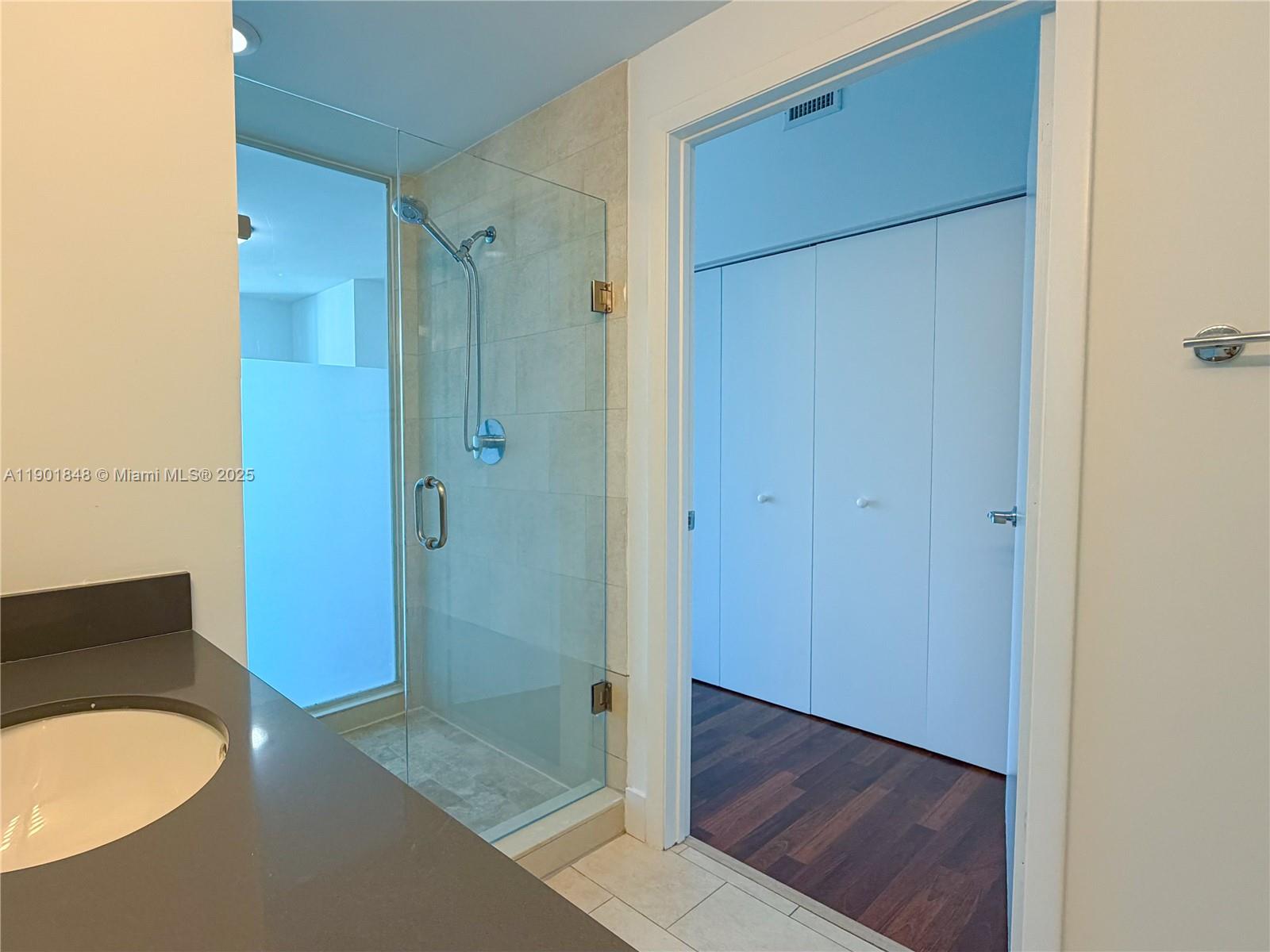 90 Southwest 3rd Street, Unit 2401 Miami, FL 33130 - Photo 29 of 68 Master Bathroom