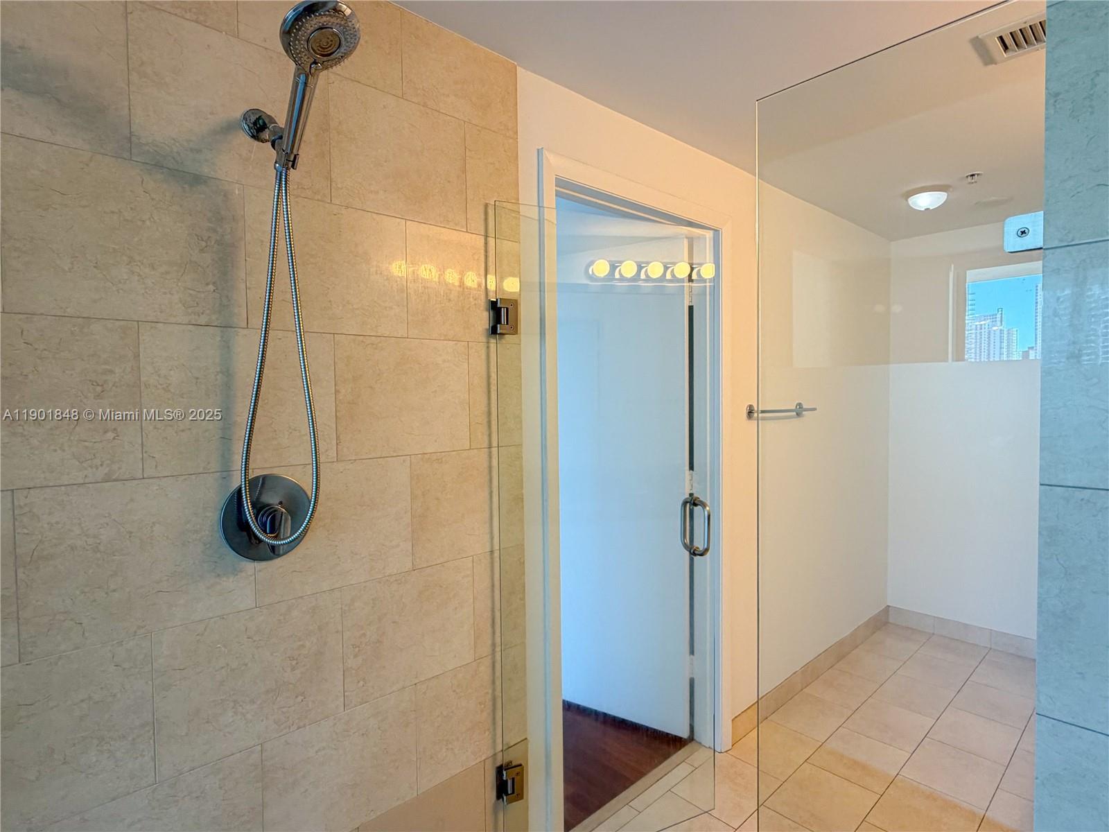 90 Southwest 3rd Street, Unit 2401 Miami, FL 33130 - Photo 31 of 68 Master Bathroom