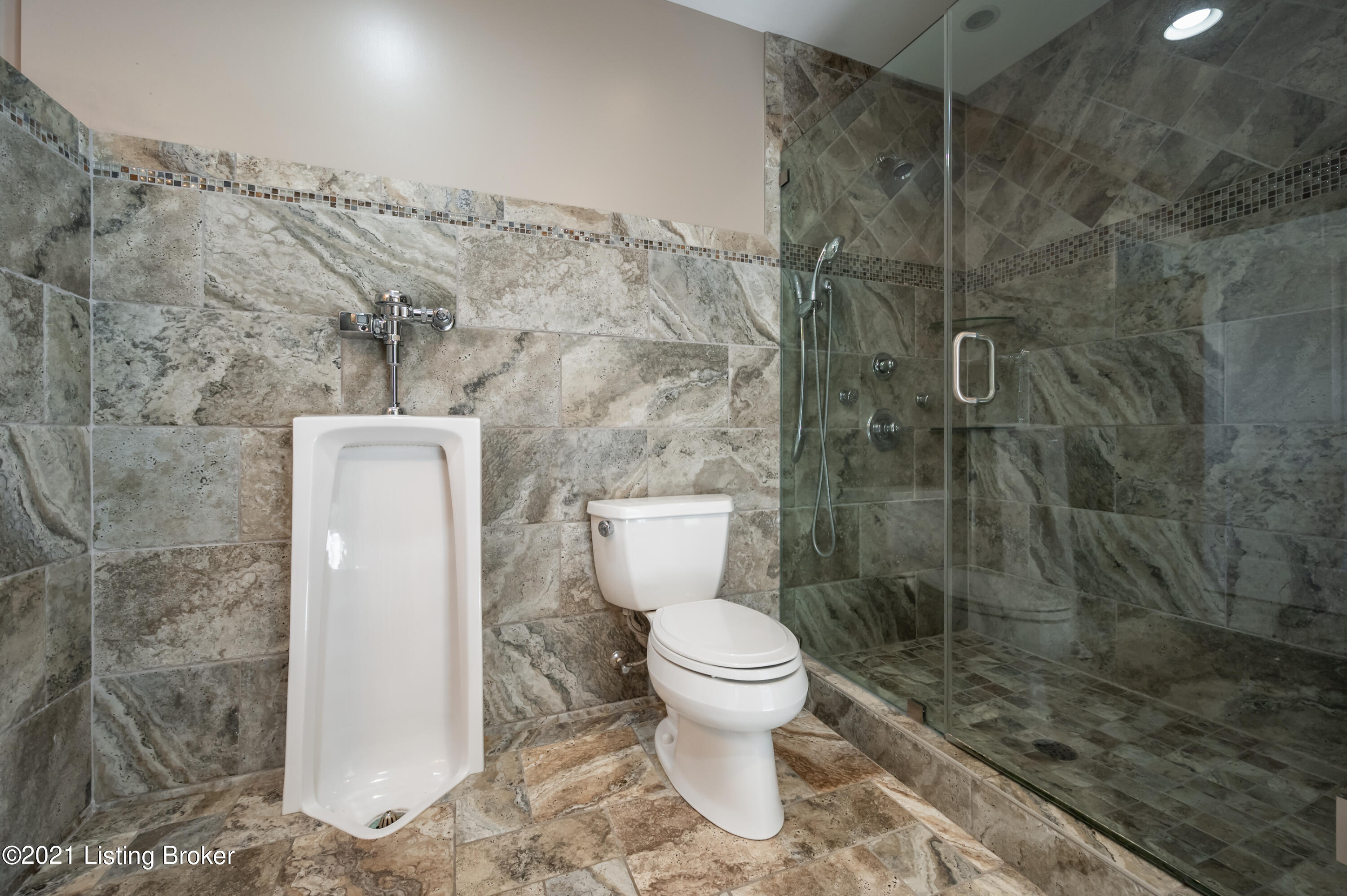 13518 Ridgemoor Drive Prospect, KY 40059 - Photo 41 of 58 Full Bath