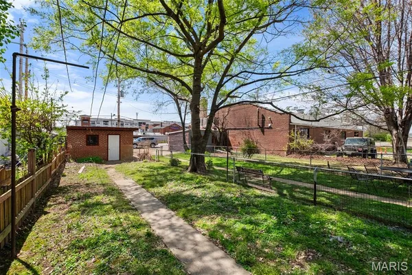 $269,000 | 4936 Shaw Avenue, St. Louis, MO 63110