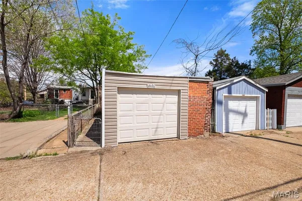 $269,000 | 4936 Shaw Avenue, St. Louis, MO 63110