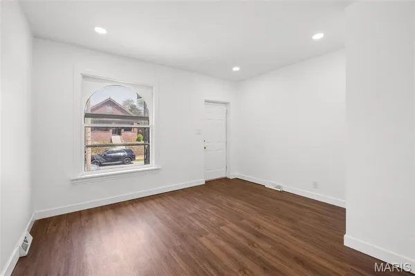 $269,000 | 4936 Shaw Avenue, St. Louis, MO 63110