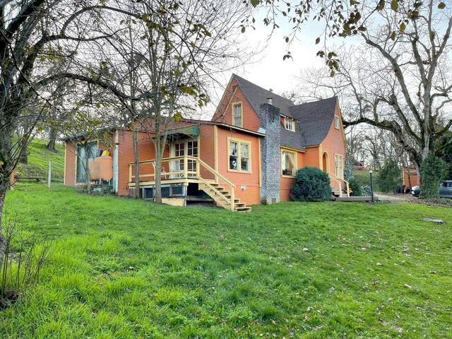 909 South Stage Road Medford, OR 97501 - Photo 9 of 63 4