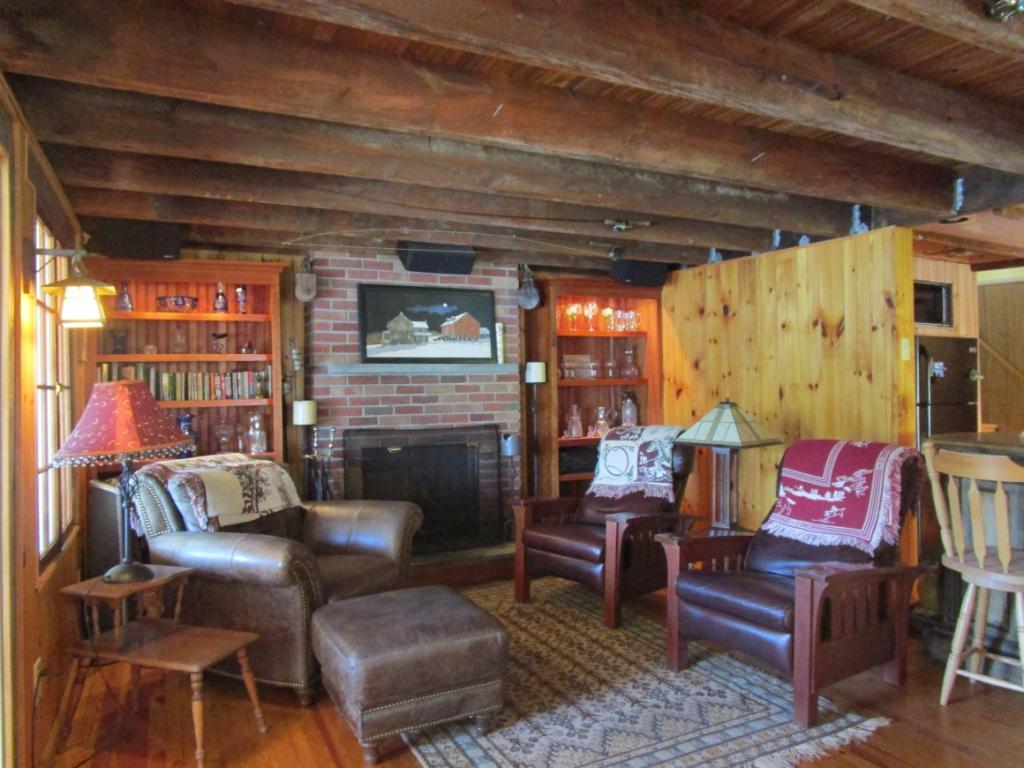 109 Forest Lake Road Montrose, PA 18801 - Photo 4 of 20 Gallery Image 4