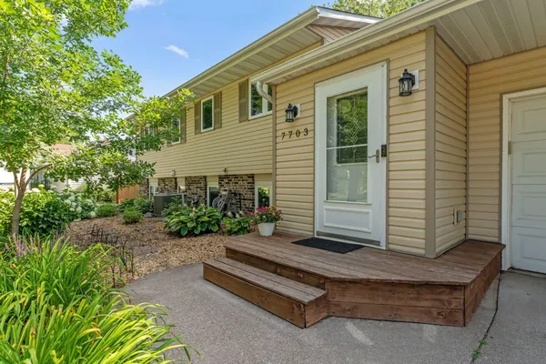 $410,000 | 7703 Ivystone Avenue South, Cottage Grove, MN 55016
