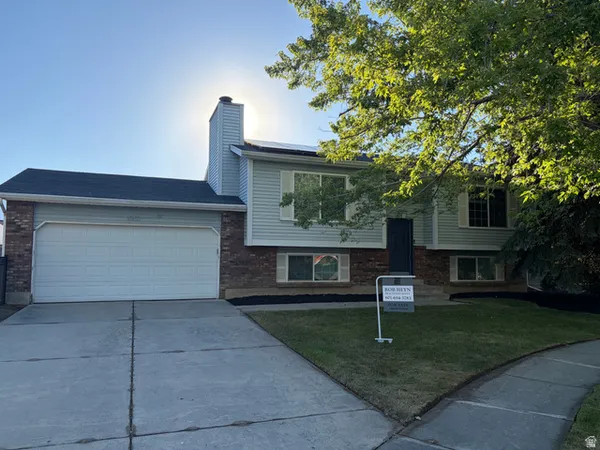 $629,999 | 8957 Powder Horn Court, Sandy, UT 84093