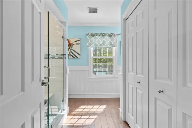 a view of entryway with a front door