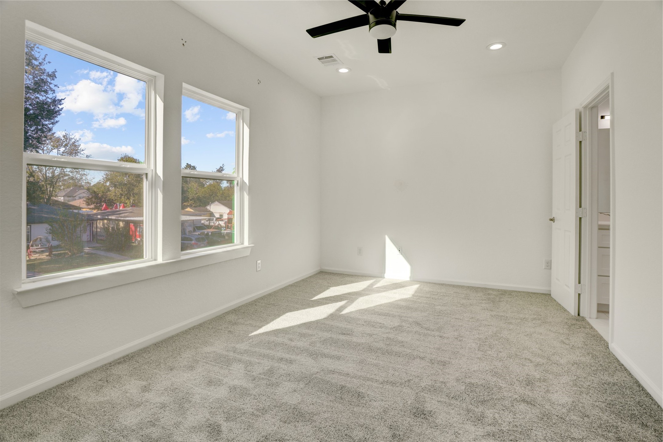 5317 Chennault Road, Unit A / B Houston, TX 77033 - Photo 24 of 27 an empty room with a window