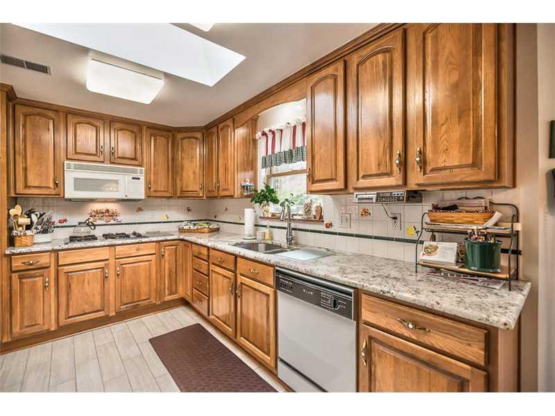 1531 Anderson Road Pittsburgh, PA 15209 - Photo 6 of 18 Kitchen.