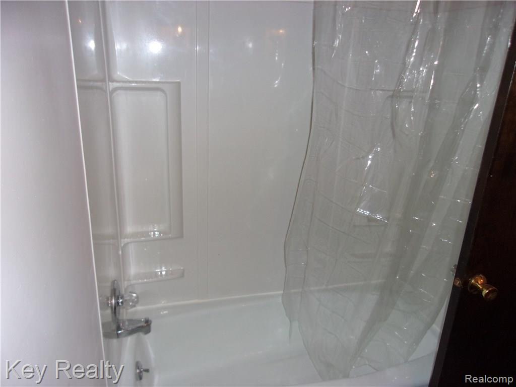 35455 Wick Road Romulus, MI 48174 - Photo 24 of 36 2013-04-05 07.10