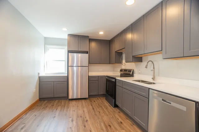 $2,850 | 1330 West Norwood Street, Unit 2, Chicago, IL 60660