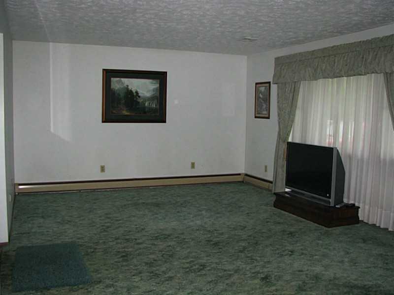 467 Rainey Road Eighty Four, PA 15330 - Photo 7 of 16 Living Room.