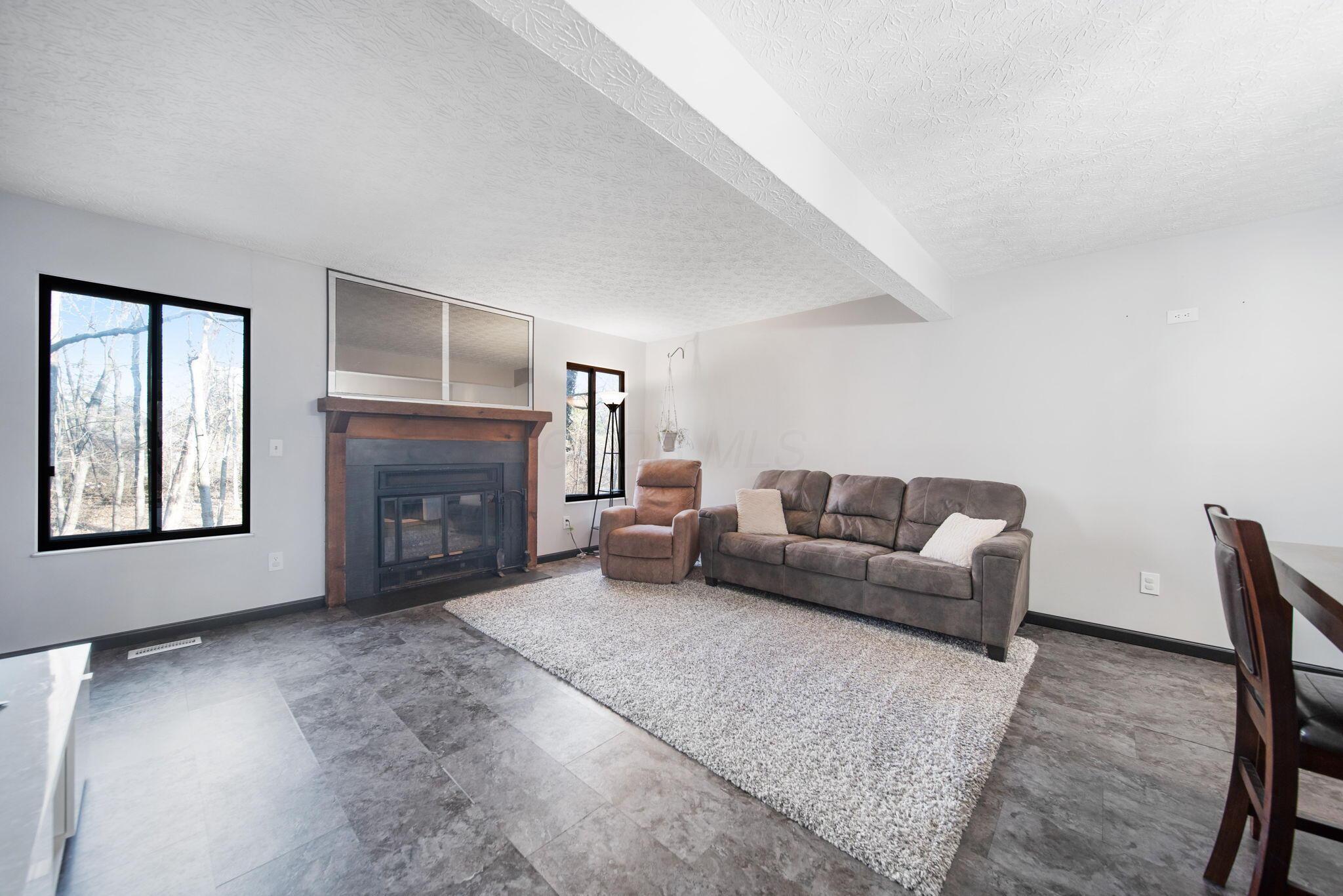 3762 Canon Ridge Place Columbus, OH 43230 - Photo 12 of 45 Family Room