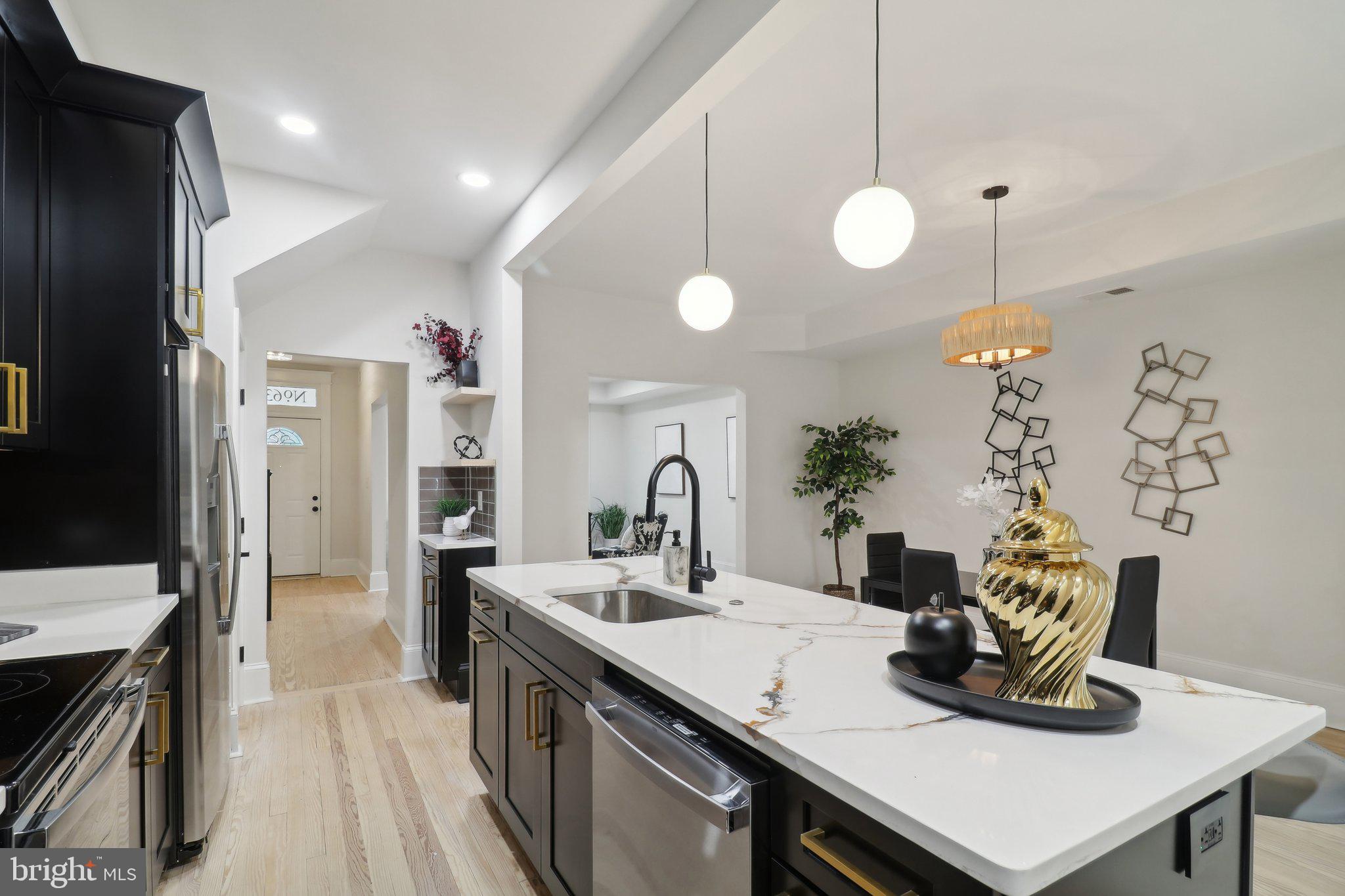 639 Columbia Road Northwest Washington, DC 20001 - Photo 15 of 51 Calcutta Marble Island and countertop