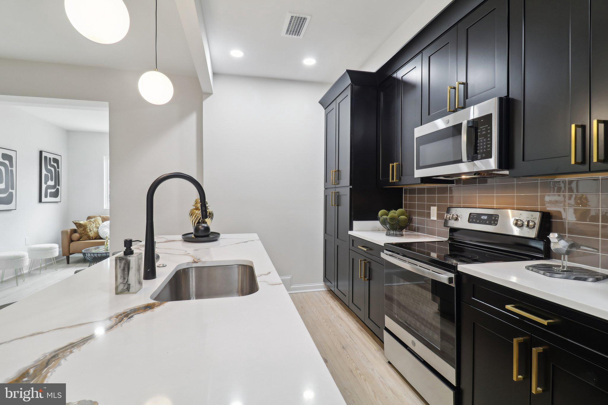 639 Columbia Road Northwest Washington, DC 20001 - Photo 16 of 51 Calcutta Marble