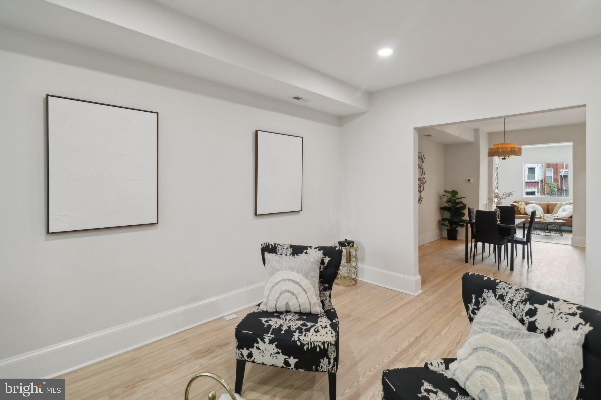 639 Columbia Road Northwest Washington, DC 20001 - Photo 2 of 51 Living Room