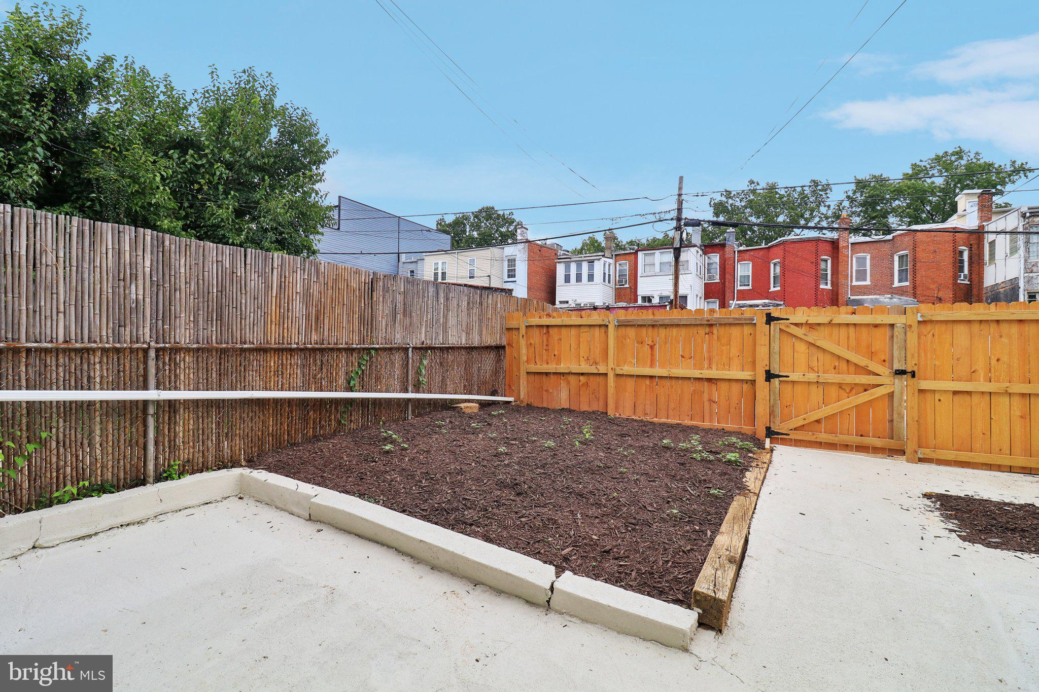 639 Columbia Road Northwest Washington, DC 20001 - Photo 41 of 51 Gardening Anyone?
