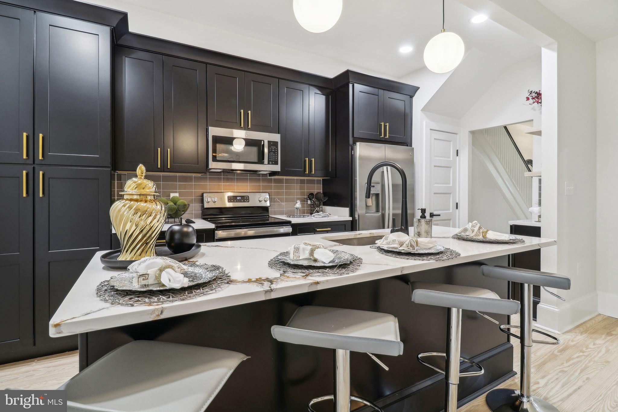 639 Columbia Road Northwest Washington, DC 20001 - Photo 4 of 51 Gorgeous Kitchen