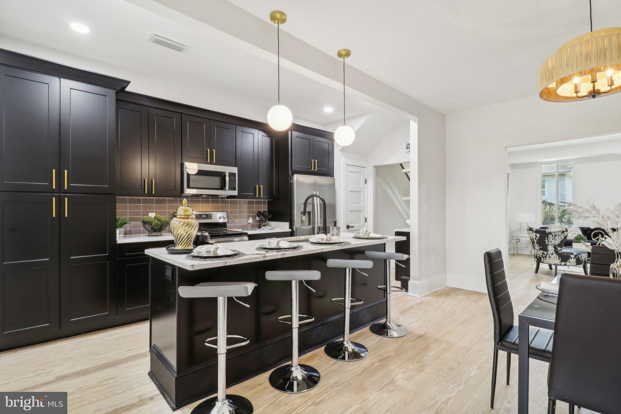 639 Columbia Road Northwest Washington, DC 20001 - Photo 7 of 51