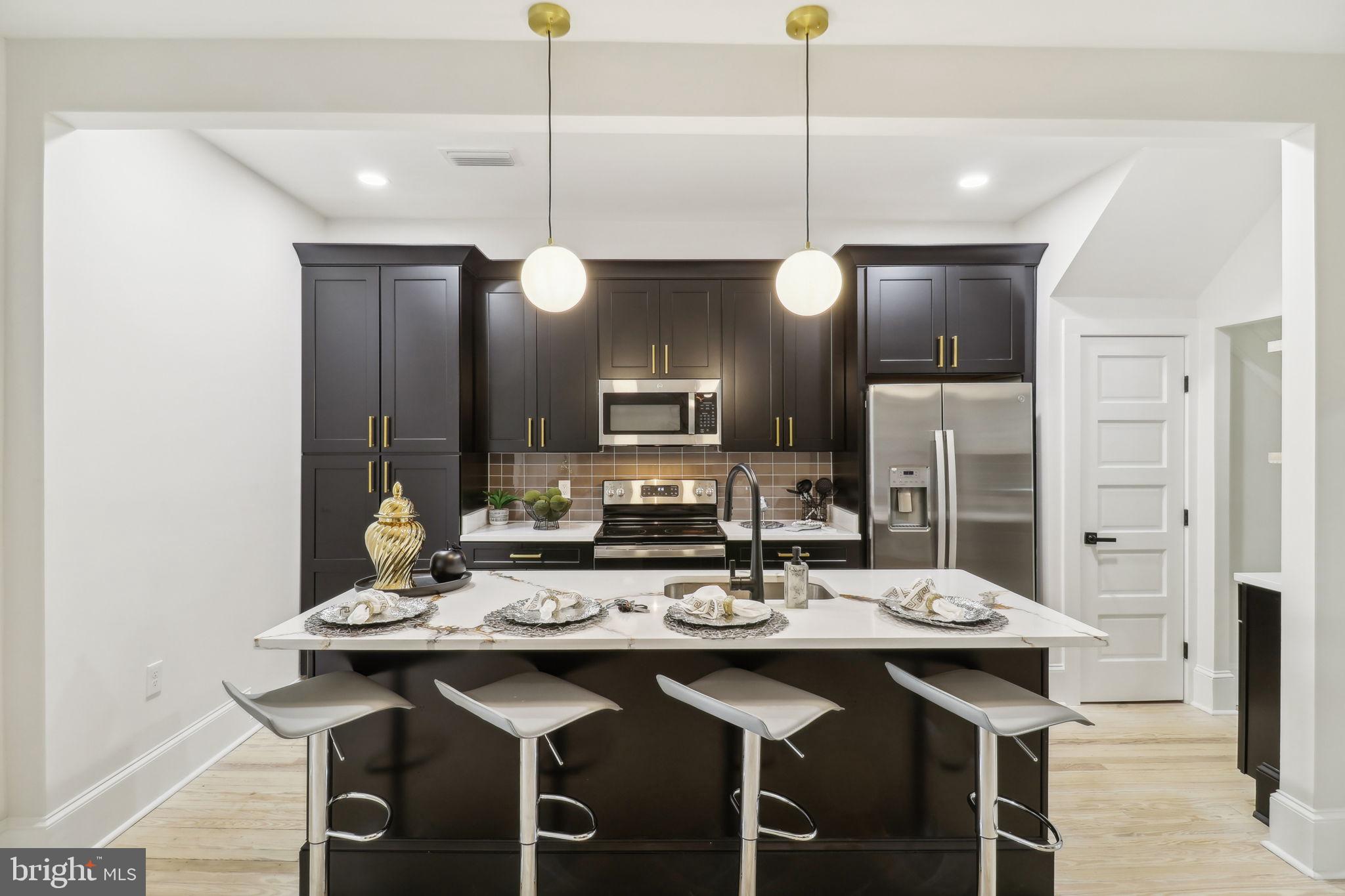 639 Columbia Road Northwest Washington, DC 20001 - Photo 9 of 51