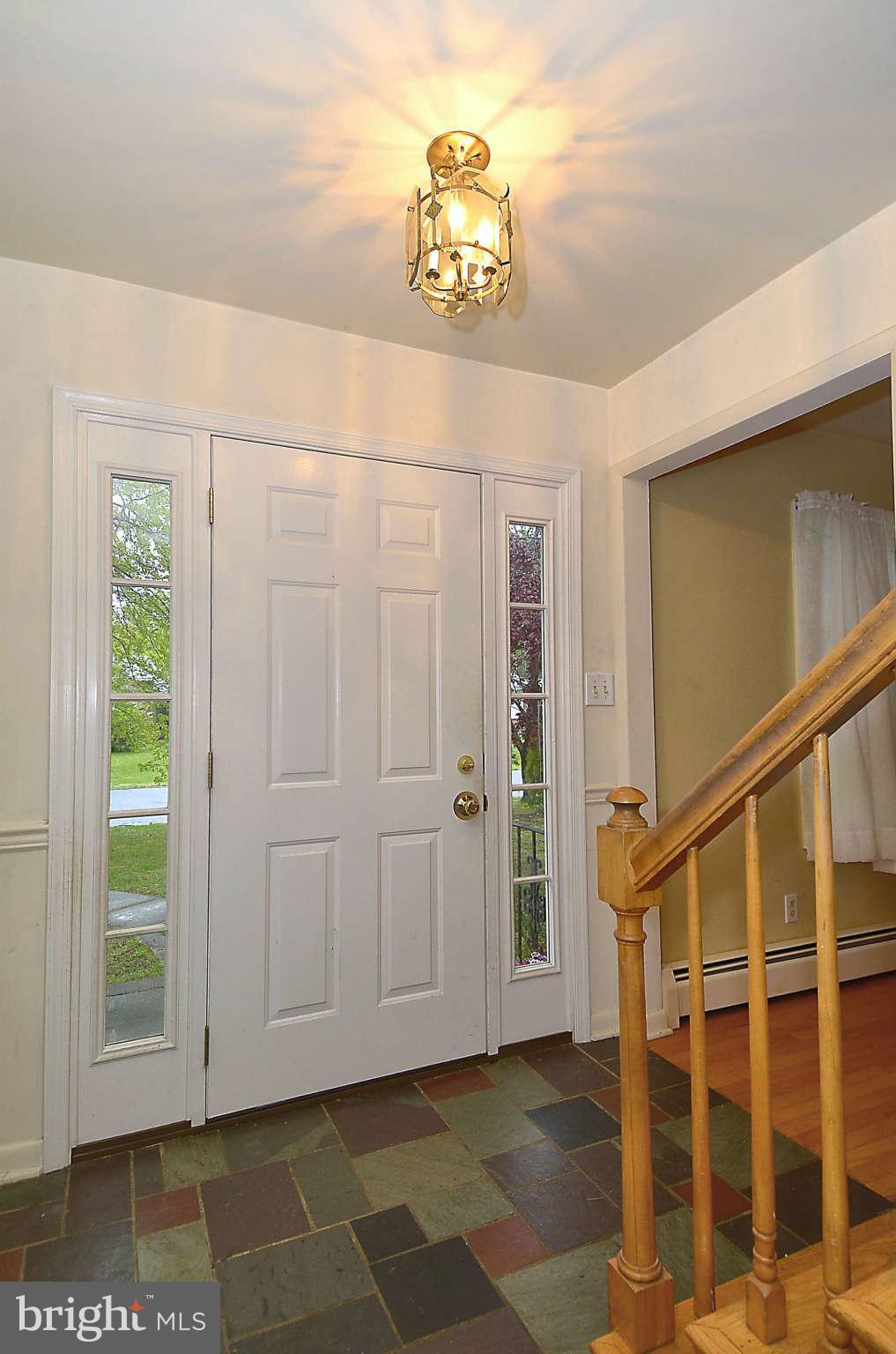 114 Claiborne Road Edgewater, MD 21037 - Photo 2 of 26 Interior (General)
