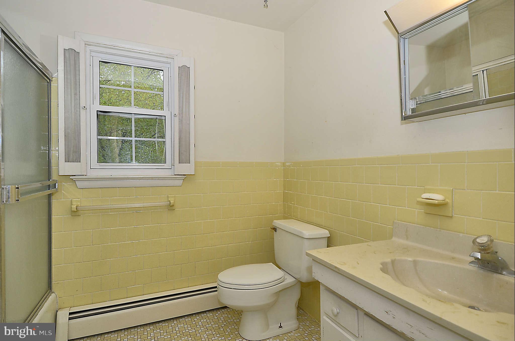 114 Claiborne Road Edgewater, MD 21037 - Photo 15 of 26 Bath (Master)