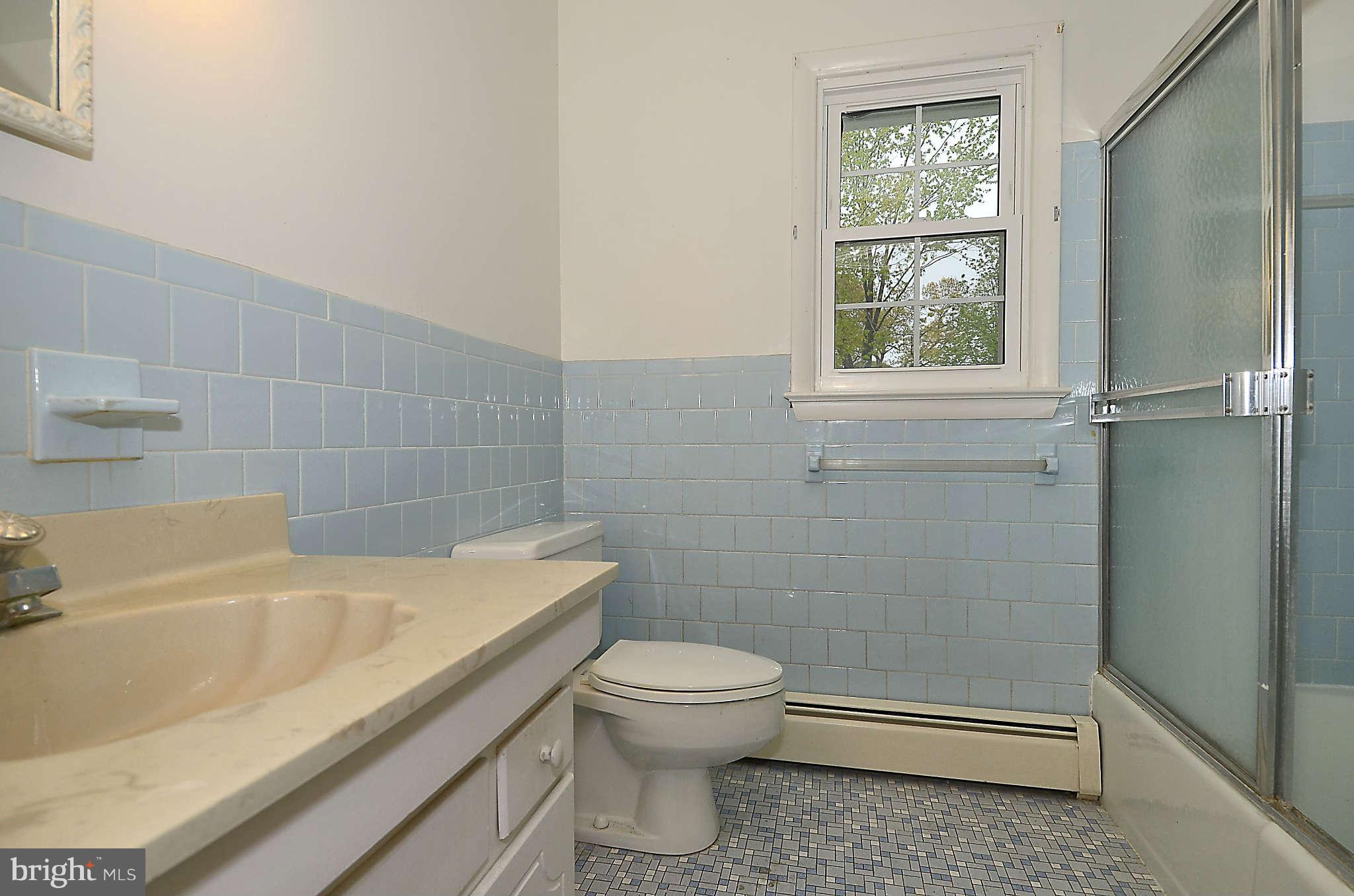 114 Claiborne Road Edgewater, MD 21037 - Photo 20 of 26 Bath