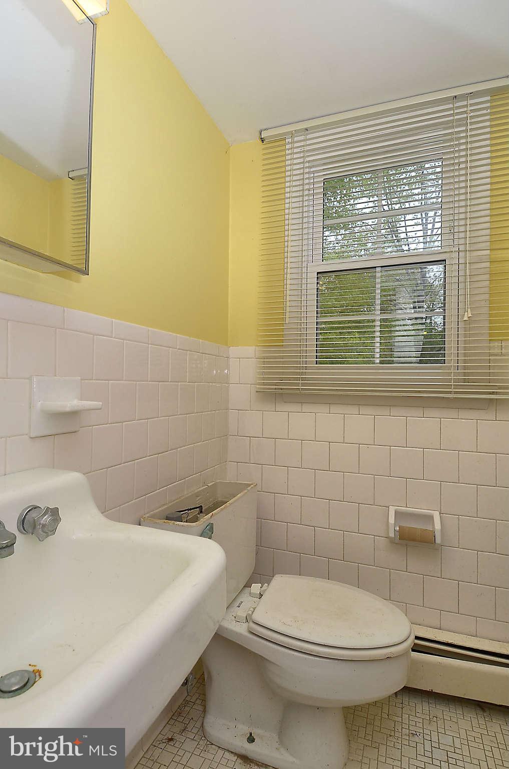 114 Claiborne Road Edgewater, MD 21037 - Photo 24 of 26 Bath