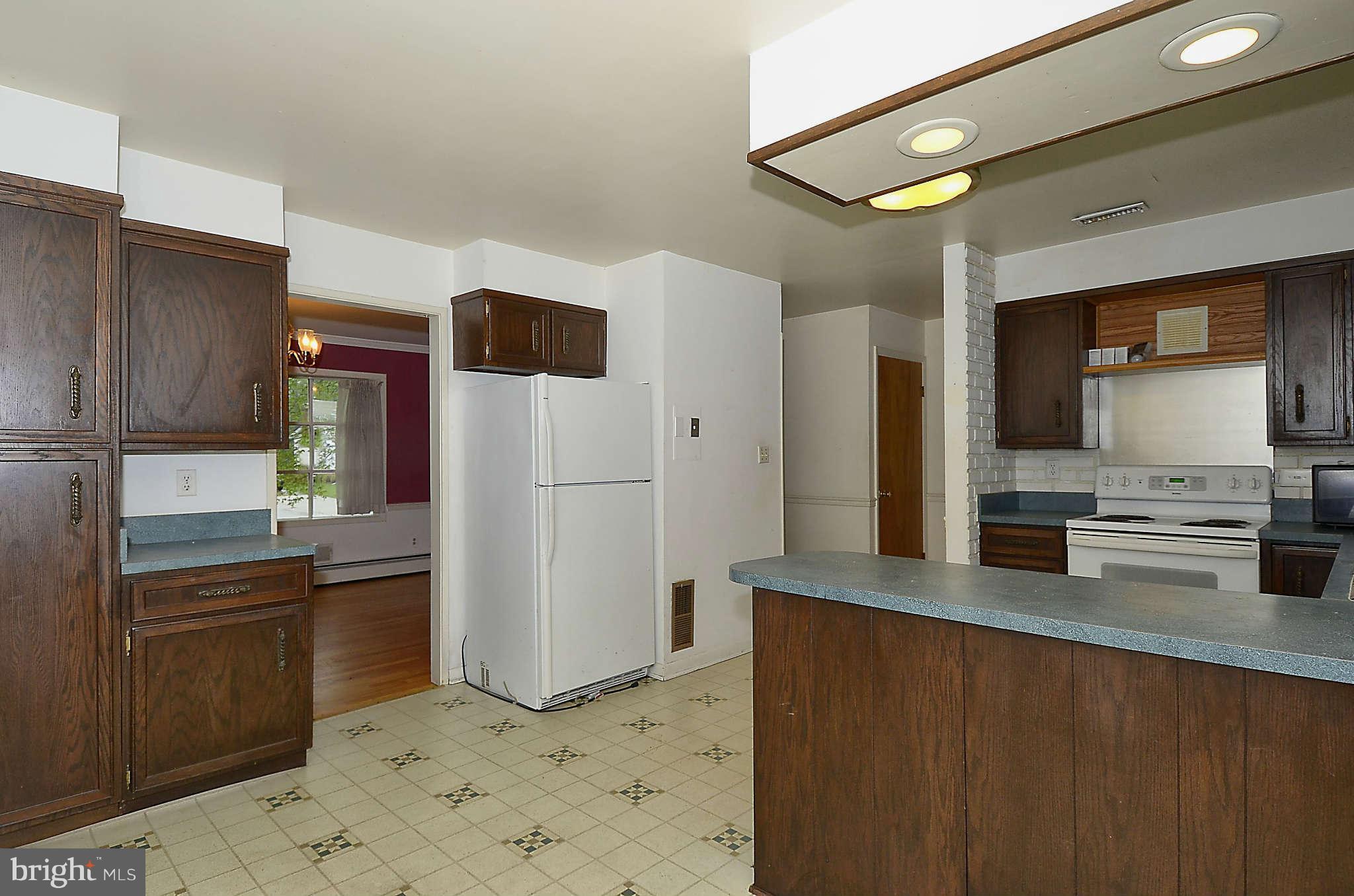 114 Claiborne Road Edgewater, MD 21037 - Photo 9 of 26 Kitchen