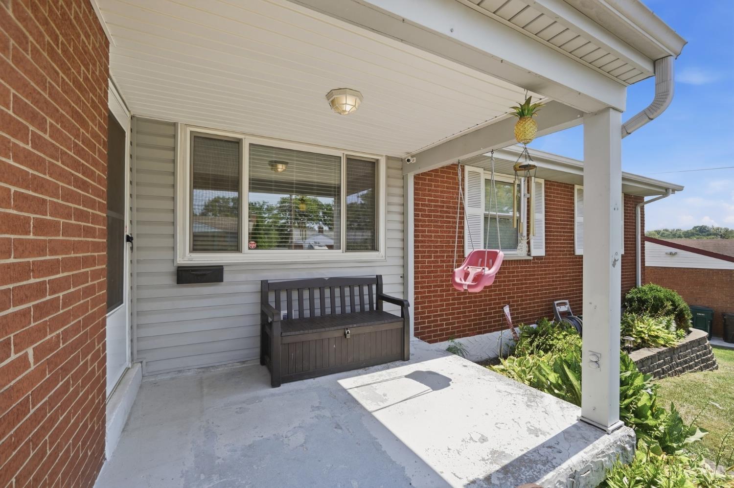 3386 Rodeo Court Cincinnati, OH 45211 - Photo 7 of 75 Gallery Image 7