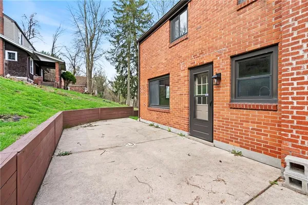 $1,200 | 5406 Verona Road, Verona, PA 15147
