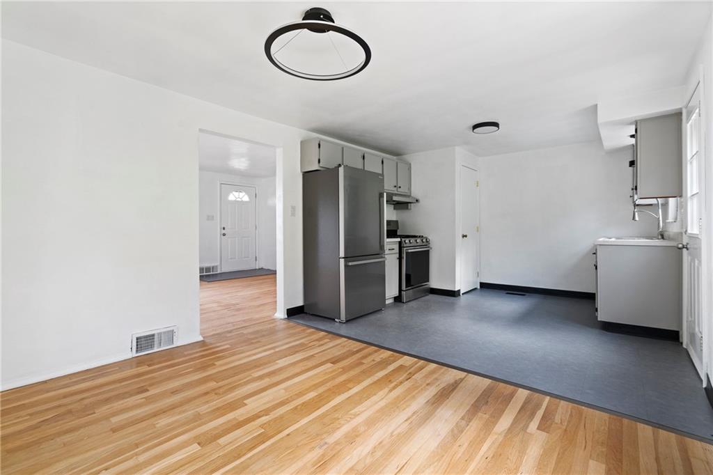 5406 Verona Road Verona, PA 15147 - Photo 6 of 18