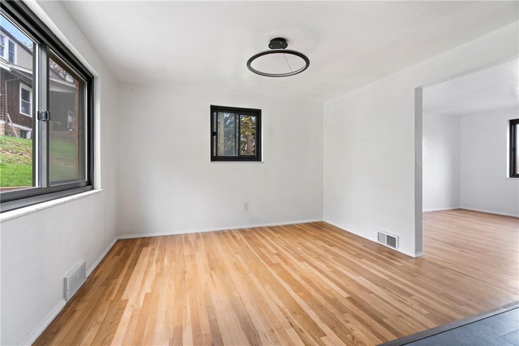 5406 Verona Road Verona, PA 15147 - Photo 7 of 18