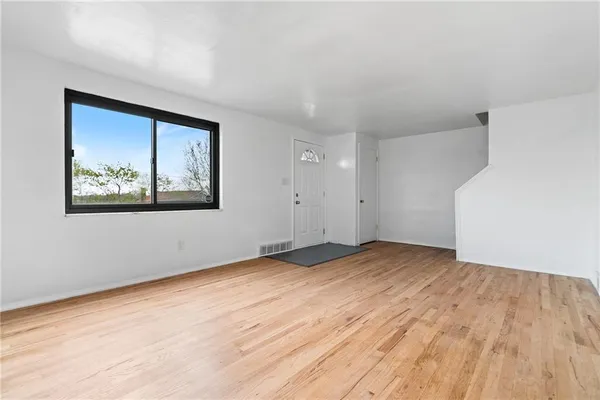 $1,200 | 5406 Verona Road, Verona, PA 15147