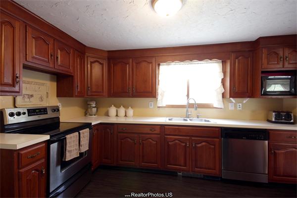 107 Bullock Road Freetown, MA 02717 - Photo 2 of 26 Gallery Image 2