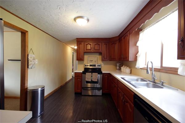 107 Bullock Road Freetown, MA 02717 - Photo 3 of 26 Gallery Image 3
