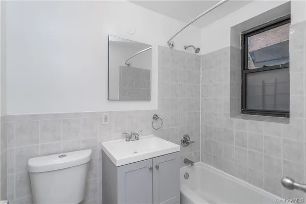$2,695 | 140 East Hartsdale Avenue, Unit 1G, Hartsdale, NY 10530