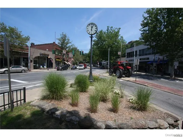 $2,695 | 140 East Hartsdale Avenue, Unit 1G, Hartsdale, NY 10530