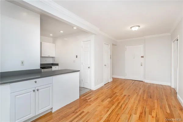$2,695 | 140 East Hartsdale Avenue, Unit 1G, Hartsdale, NY 10530